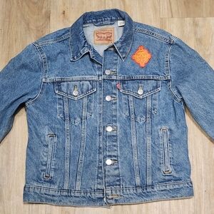Levi's Classic Blue Denim Jacket with Patch